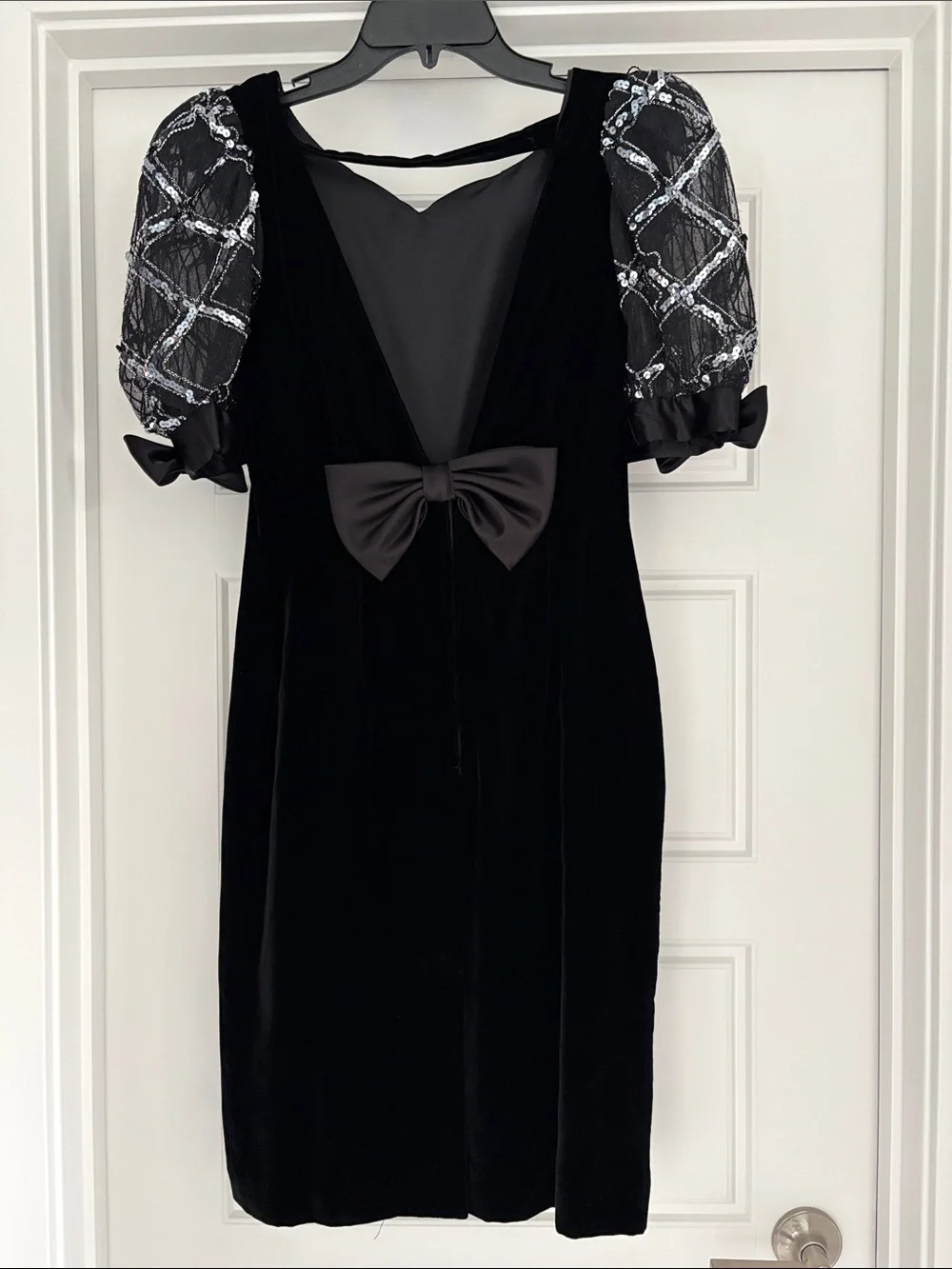 Vintage Galleria Elegant Velvet Dress with Lined Mesh Fabric Sequin Sleeves  6. - Picture 7 of 9